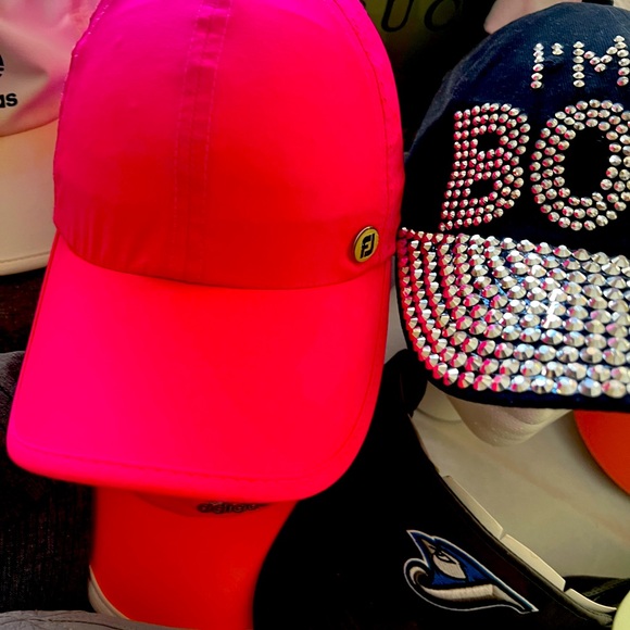 Multiple golf hats all in one ! Greatest deal ⛳️?used/new combo ? main image 8